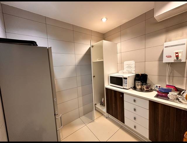 949M² OFFICE TO LET IN PARKTOWN